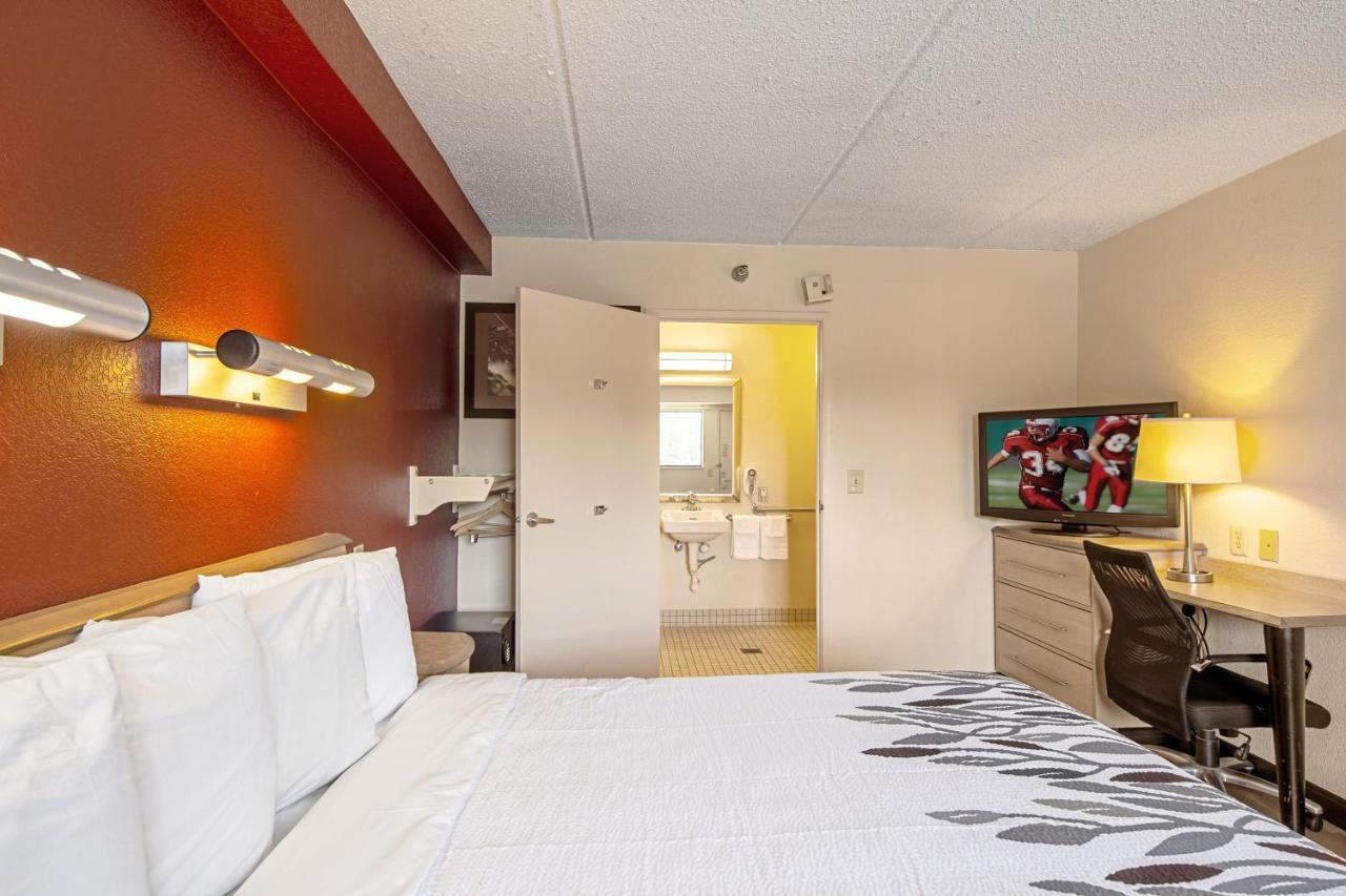 Red Roof Inn Fairmont Ngoại thất bức ảnh