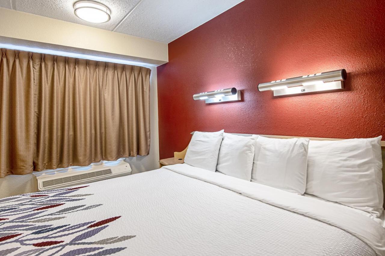 Red Roof Inn Fairmont Ngoại thất bức ảnh