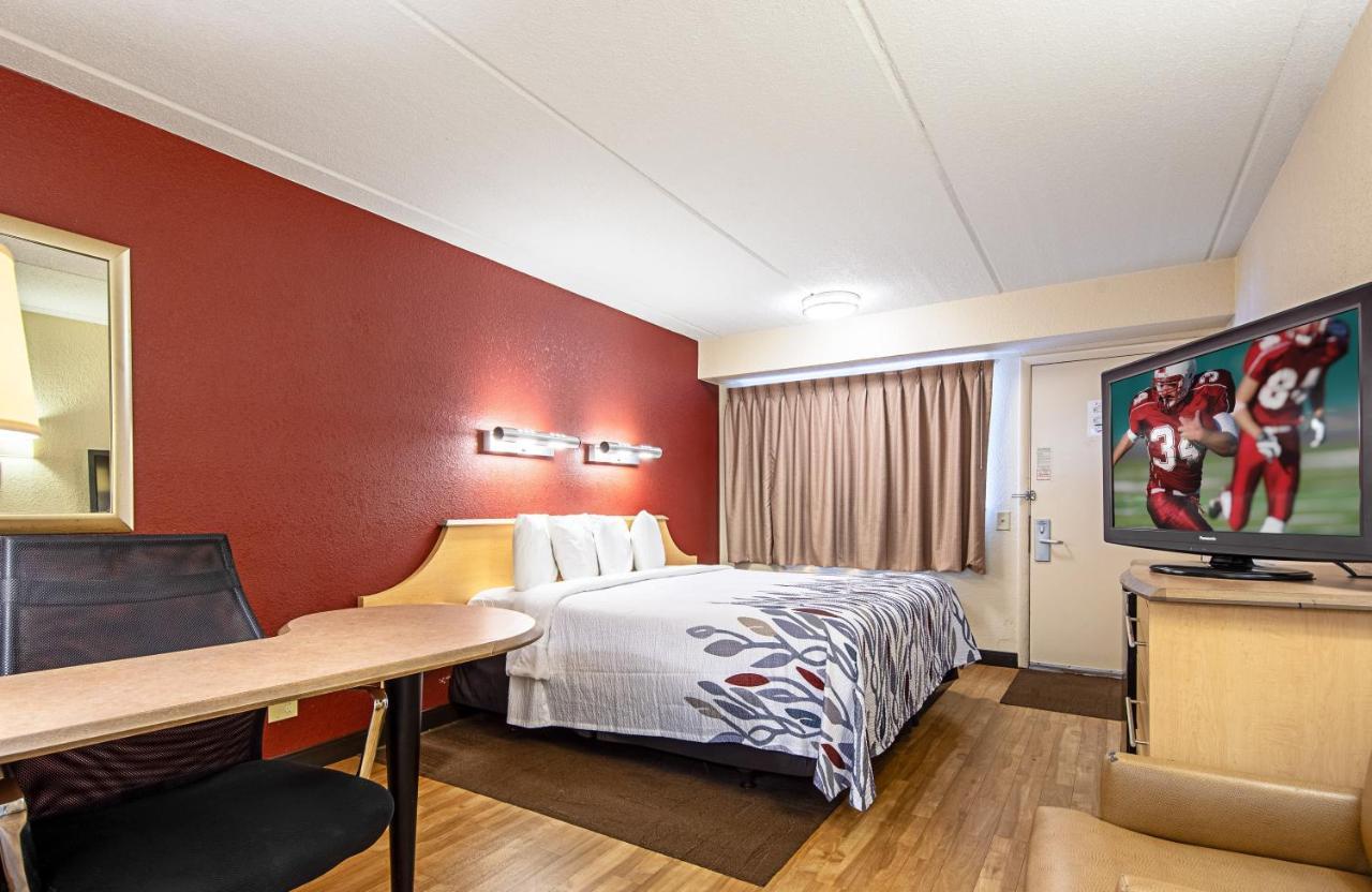 Red Roof Inn Fairmont Ngoại thất bức ảnh