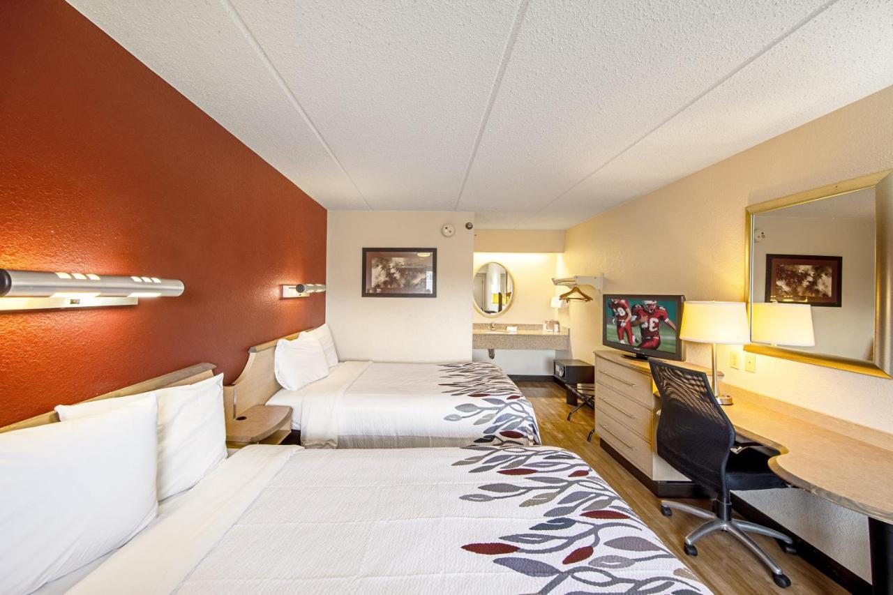 Red Roof Inn Fairmont Ngoại thất bức ảnh