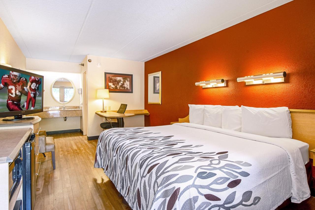 Red Roof Inn Fairmont Ngoại thất bức ảnh