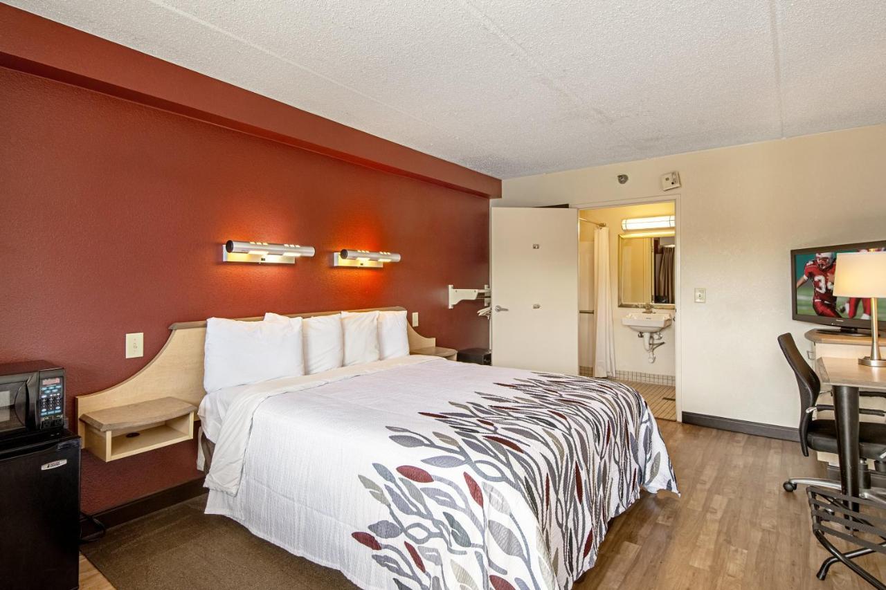 Red Roof Inn Fairmont Ngoại thất bức ảnh
