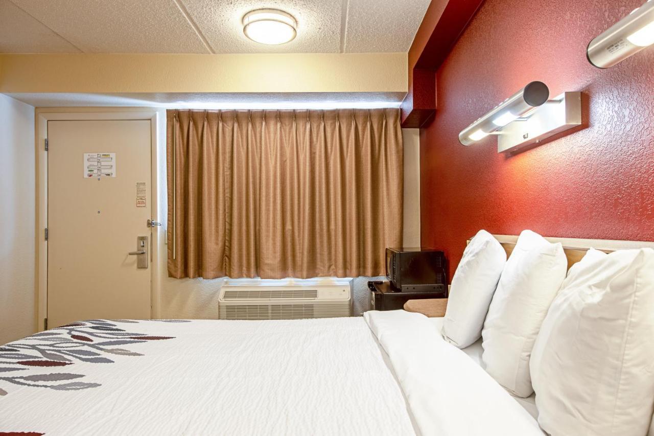 Red Roof Inn Fairmont Ngoại thất bức ảnh