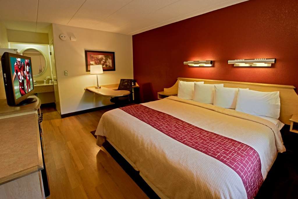 Red Roof Inn Fairmont Phòng bức ảnh