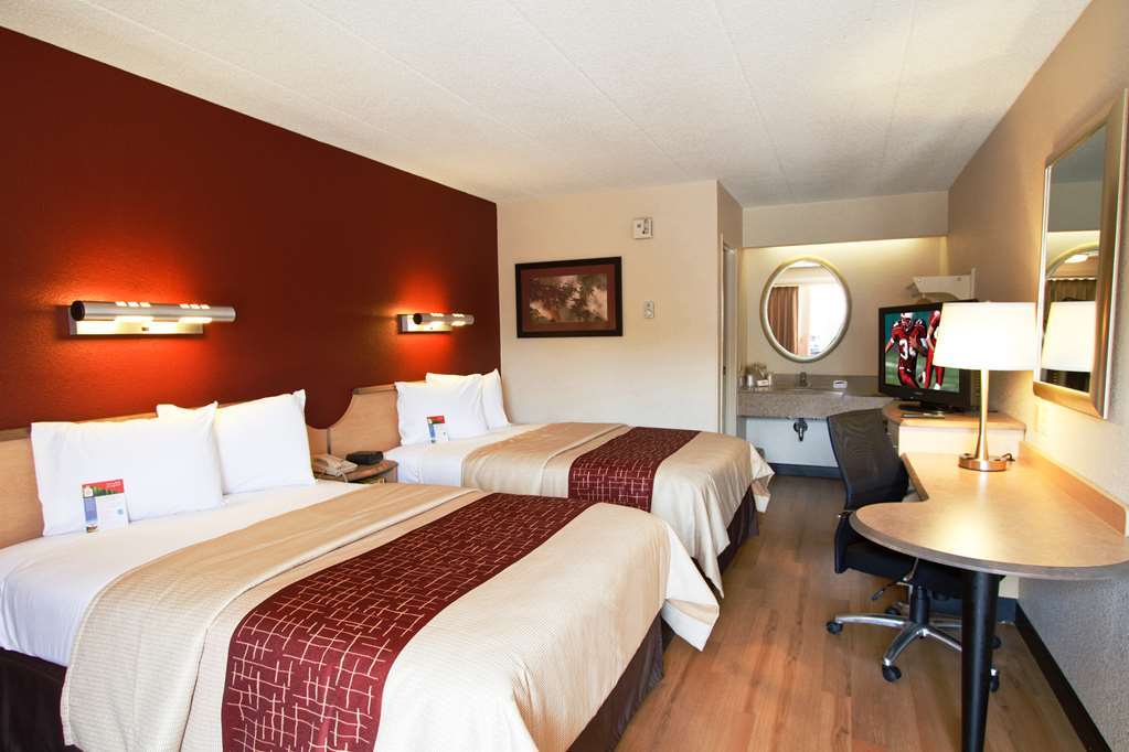 Red Roof Inn Fairmont Phòng bức ảnh
