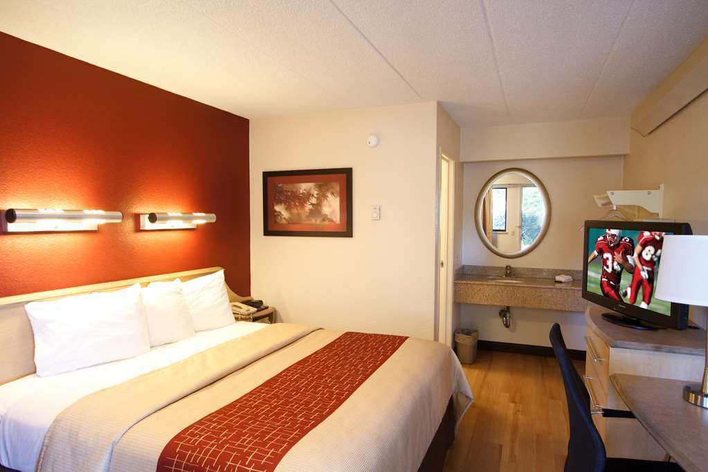 Red Roof Inn Fairmont Phòng bức ảnh