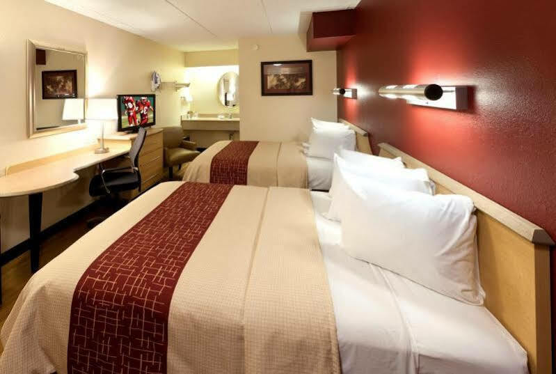 Red Roof Inn Fairmont Ngoại thất bức ảnh