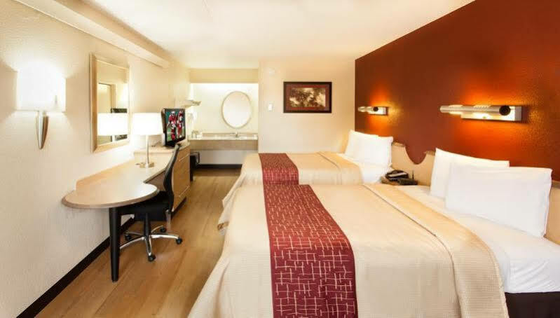 Red Roof Inn Fairmont Ngoại thất bức ảnh